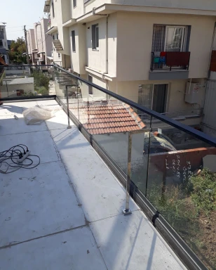 Cam Balkon Korkuluğu